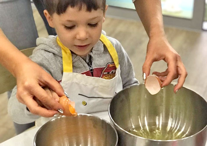 Stagging Little Zak's Academy | 5 Ways to Introduce New Food to Children Stagging Little Zak's Academy | 5 Ways to Introduce New Food to Children